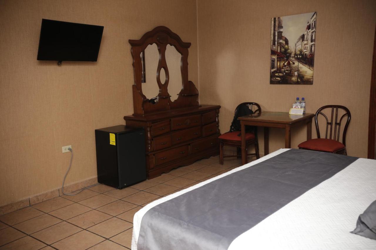 Hotel Posada Santa Fe Sabinas ภายนอก รูปภาพ